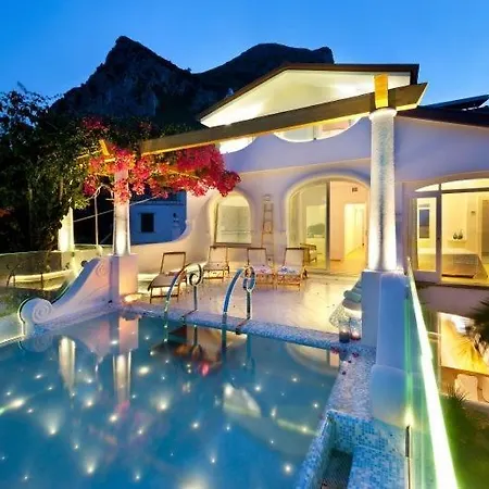 Marina Del Cantone Sleeps 10 Pool Air Con Villa *