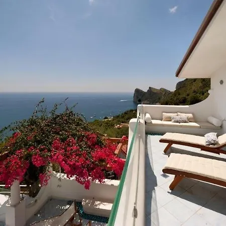 Marina Del Cantone Sleeps 10 Pool Air Con Villa *