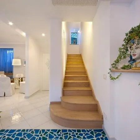 Marina Del Cantone Sleeps 10 Pool Air Con Villa