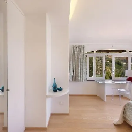 Marina Del Cantone Sleeps 10 Pool Air Con * Nerano