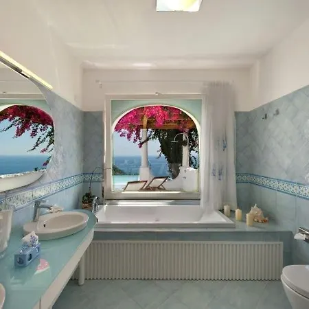 Marina Del Cantone Sleeps 10 Pool Air Con